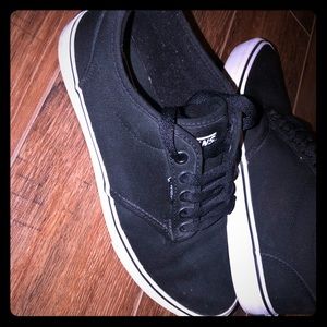 Men’s black vans